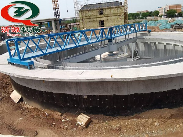 周邊傳動(dòng)刮泥機(jī)安裝